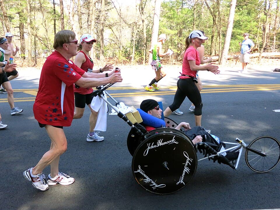 아버지는 멈추지 않았다 — 팀 호이트, 1,100번의 레이스