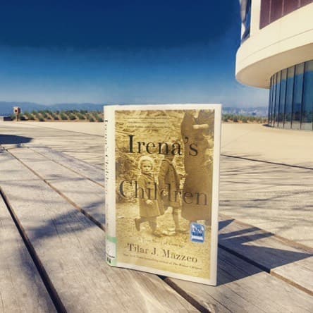 "잊혀진 영웅을 세상에 알린 캔자스의 소녀들" — 아이린 오펠 감독의 '유리병 속의 생명' 프로젝트 이야기